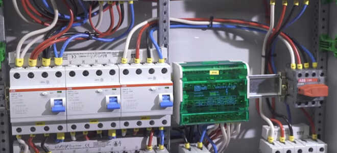 5 вариантов трехфазной схемы распределительного щита.