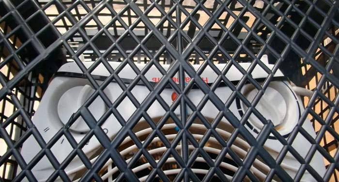 отверстия од регулировочные колесики тепловентилятора