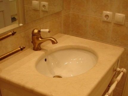 Где расположить влагостойкую розетку в ванной Розетка и выключатель